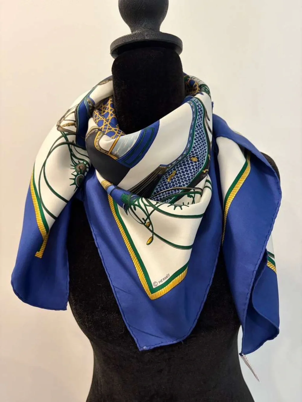 Hermès Carriages Silk Scarf 90 Carré Blue White Gold Hand Rolled Made in France